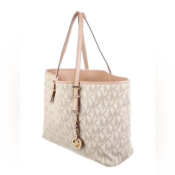 Michael Kors Jet Set Travel - Picture 14 of 16